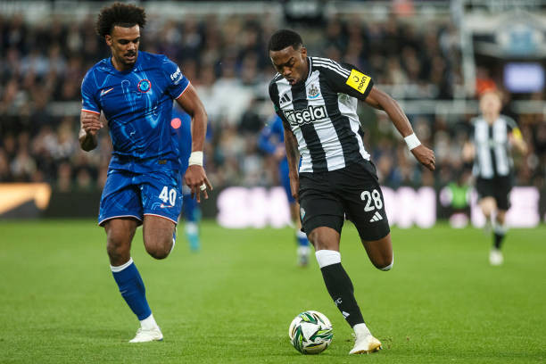 Những Yếu Tố Ngầm Quyết Định Trận Đấu: Quan Điểm Từ Chuyên Gia Alexfootball